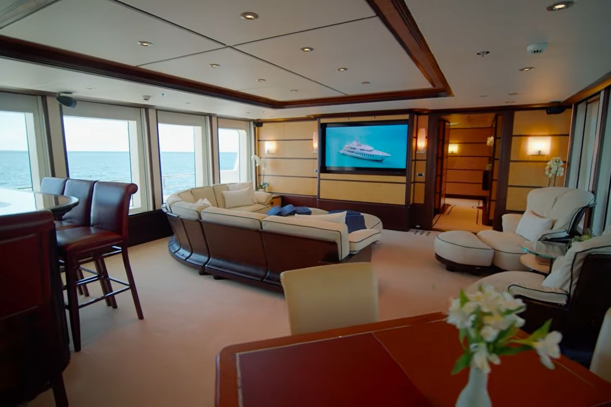 por que ninguém quer comprar esse gigante do luxo?