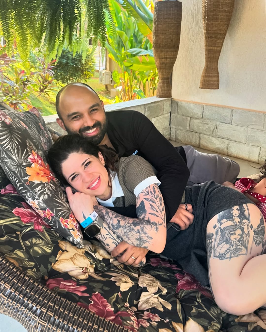 Sindy já tem mais de dez anos de casamento com o marido. (Foto: @sereiadodeserto)