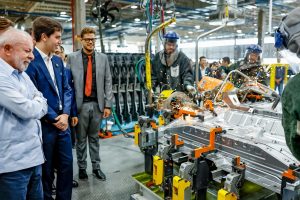 Visita de Lula e investimentos bilionários colocam a Caoa e a Brainfarma no rol da nova indústria brasileira.