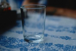 por que não é recomendado usar o mesmo copo