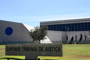 STJ decide que pensão alimentícia deve ser proporcional à renda do pai, e não ao padrão de vida da mãe