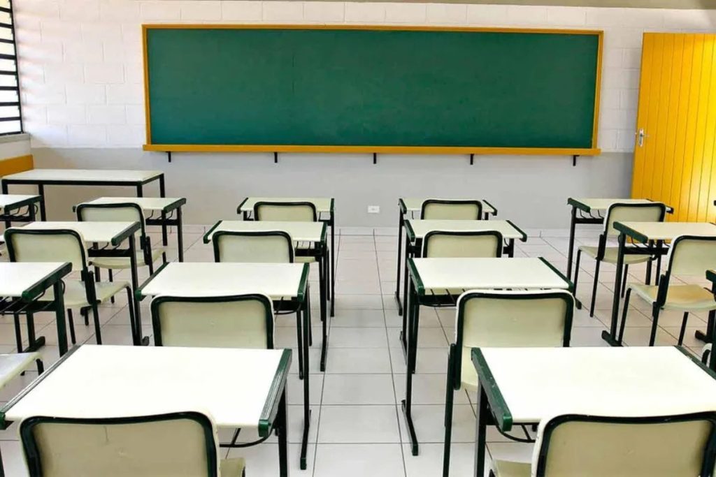 Governo confirma fechamento das escolas em abril, e alunos do ensino fundamental e médio podem ficar sem aulas nesses dias