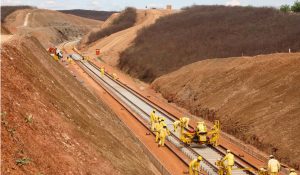 A megaferrovia de 1.200 km que vai cortar 53 municípios do Brasil e já tem data para operar