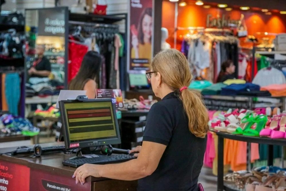 Mulheres recebem até 44% menos que homens em Anápolis, aponta estudo da UEG