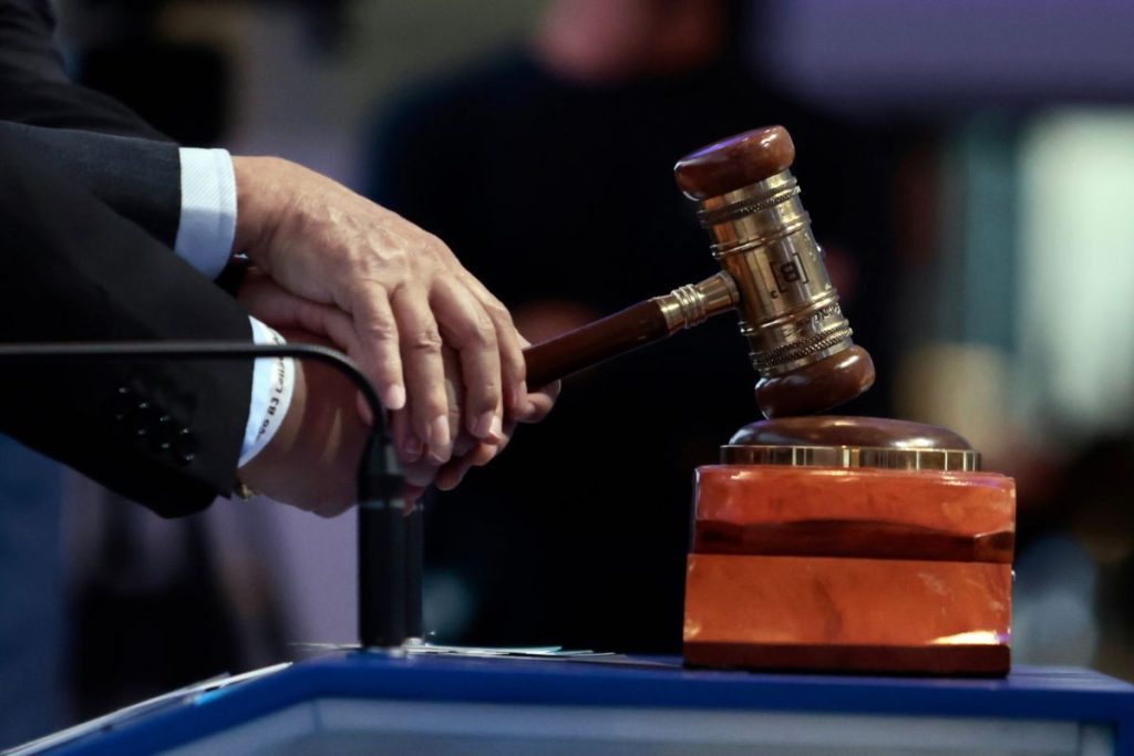 Justiça decide que ir embora para casa sem avisar o patrão não dá direito à justa causa