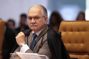 Juízes erram e precisam responder pelos erros, diz Fachin ao defender código de ética no STF