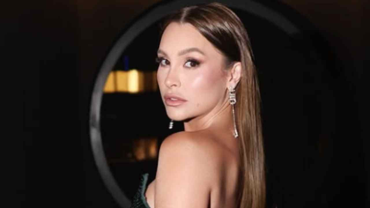 Carla Diaz acerta volta à Globo para fazer novela