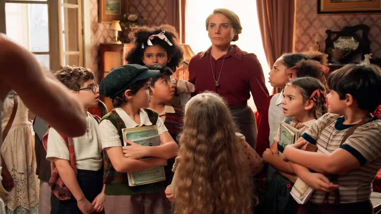 Final de Êta Mundo Melhor: Crianças se despedem de Zulma em funeral