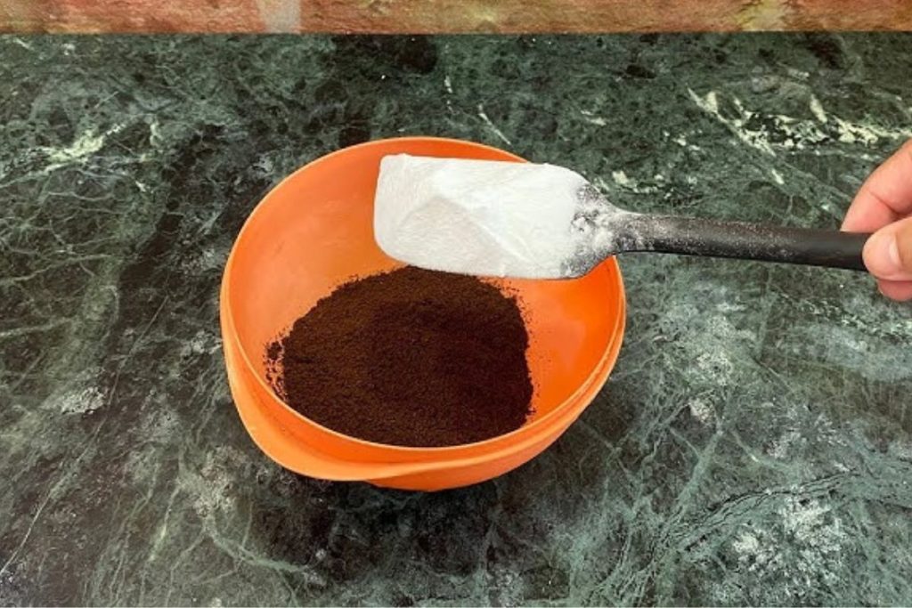 Mistura de café com bicarbonato: