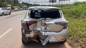 Imagens dão noção do impacto sofrido pelo motociclista.