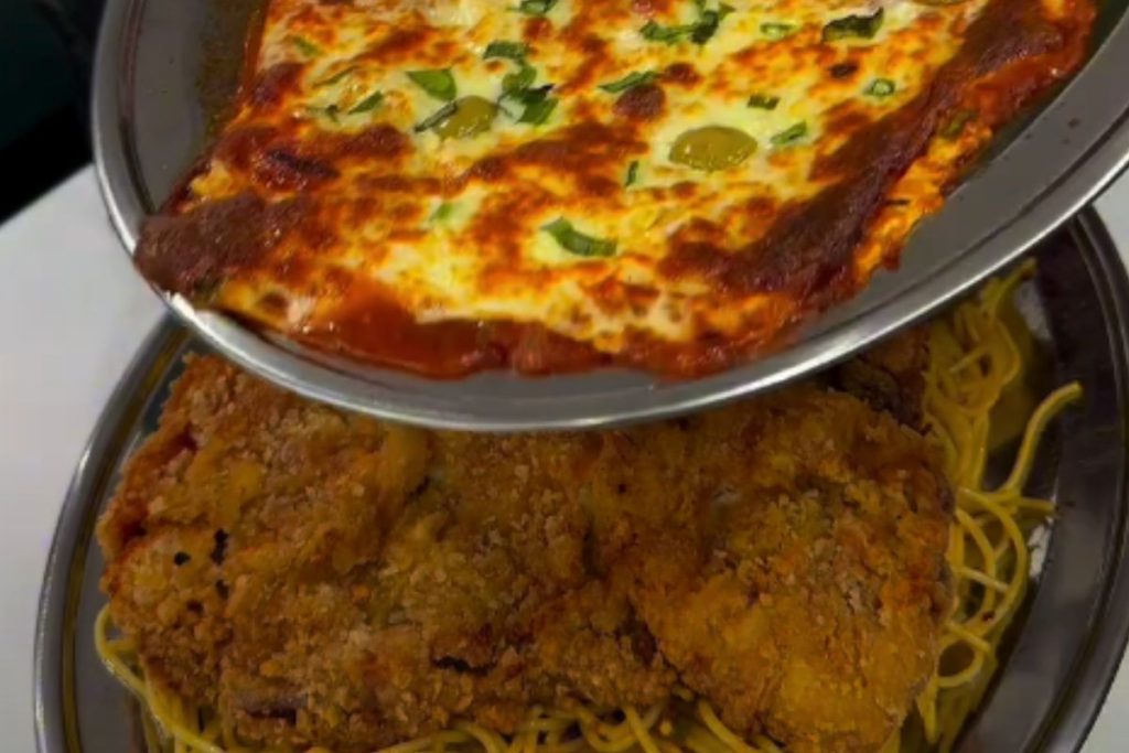 Aprenda a fazer parmegiana com catupiry cremosa e crocante; receita simples que conquista no sabor e na apresentação.