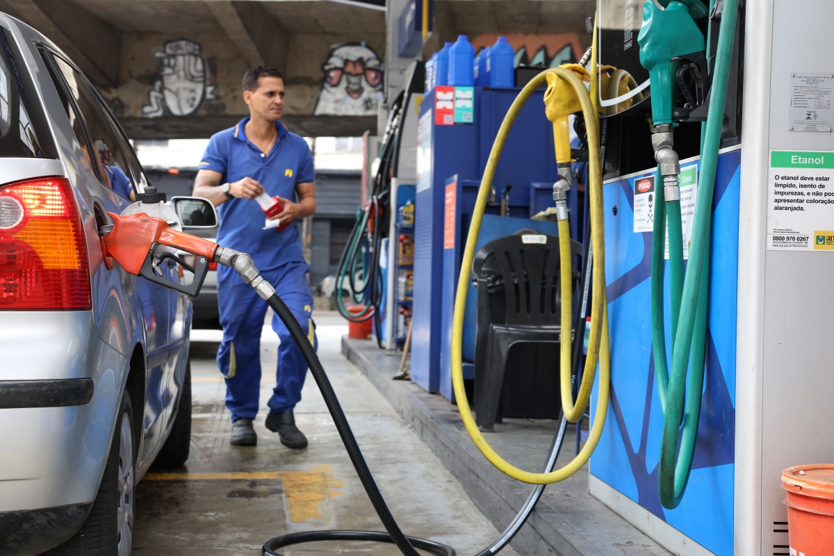 Fim da escala 6x1: como fica a situação de quem trabalha em posto de combustível