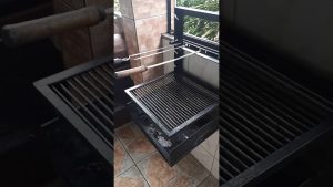 Adeus, churrasqueiras tradicionais: nova tendência nas casas brasileiras suja menos e quase não ocupa espaço em casa