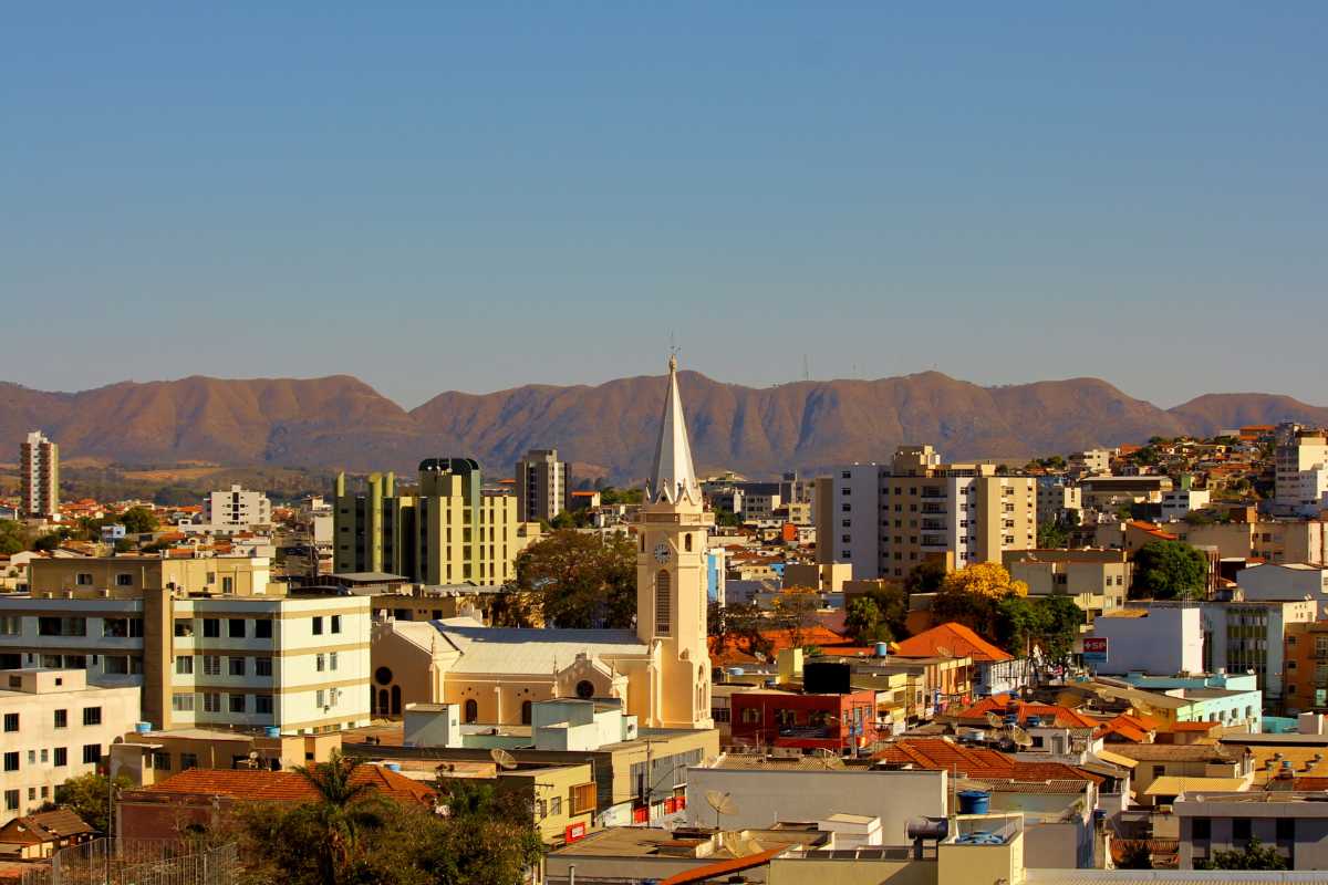 Não é Campos do Jordão, nem Gramado: a cidade mineira conhecida como terra dos ipês e das escolas que chama atenção pela beleza e qualidade de vida