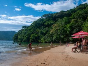 Conheça o destino secreto no litoral do RJ que poucos turistas conhecem e que guarda paisagens dignas de cenário internacional