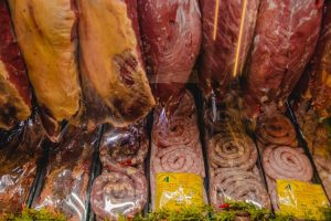 Descubra as 4 melhores carnes para bife segundo especialistas e veja quais cortes garantem mais maciez e sabor no dia a dia.