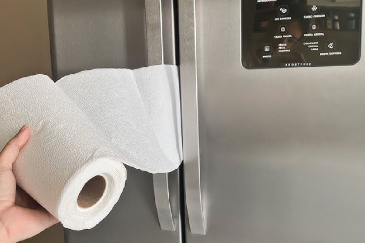 O truque da folha de papel para saber se a sua borracha da geladeira está encarecendo a conta de luz