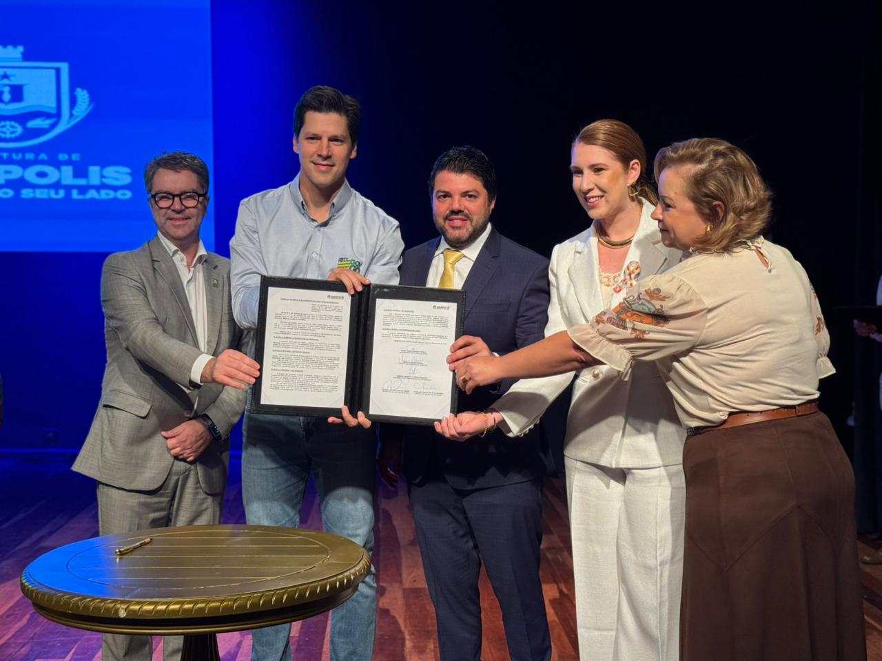 Em primeira visita a Anápolis como governador de Goiás, Daniel Vilela lança Hemocentro e pede prioridade máxima para concluir a obra