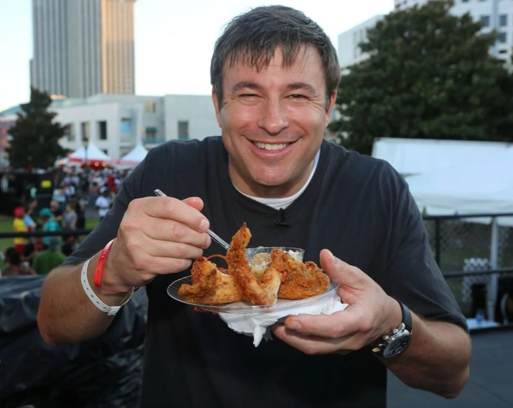 De frango frito a R$ 85 bilhões: conheça o empresário que transformou um negócio simples em um império bilionário