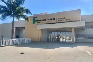 IFG e IF Goiano publicam edital para professores com salários de até R$ 8 mil