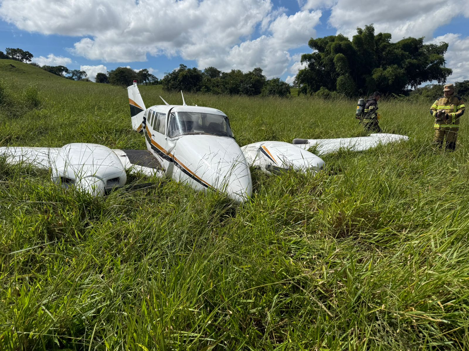Aeronave foi forçada a realizar o pouso de emergência. (Foto: Divulgação)