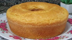 Aprenda a fazer bolo sem ovo, farinha e forno em menos de 5 minutos com uma receita simples e prática.