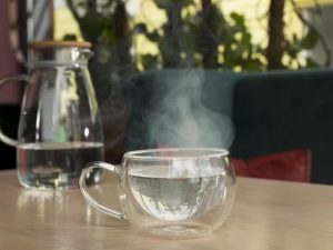 Hábito milenar: beber água quente ao acordar