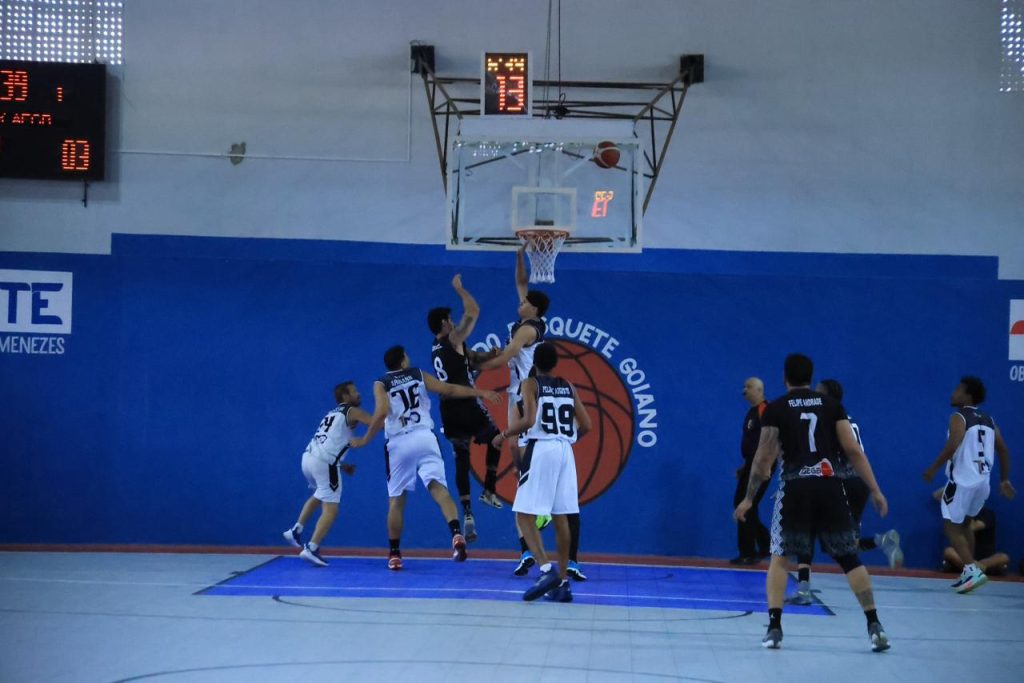 Ginásio da Vila Brasília é entregue em Aparecida, marcando novo momento para o basquete em Goiás