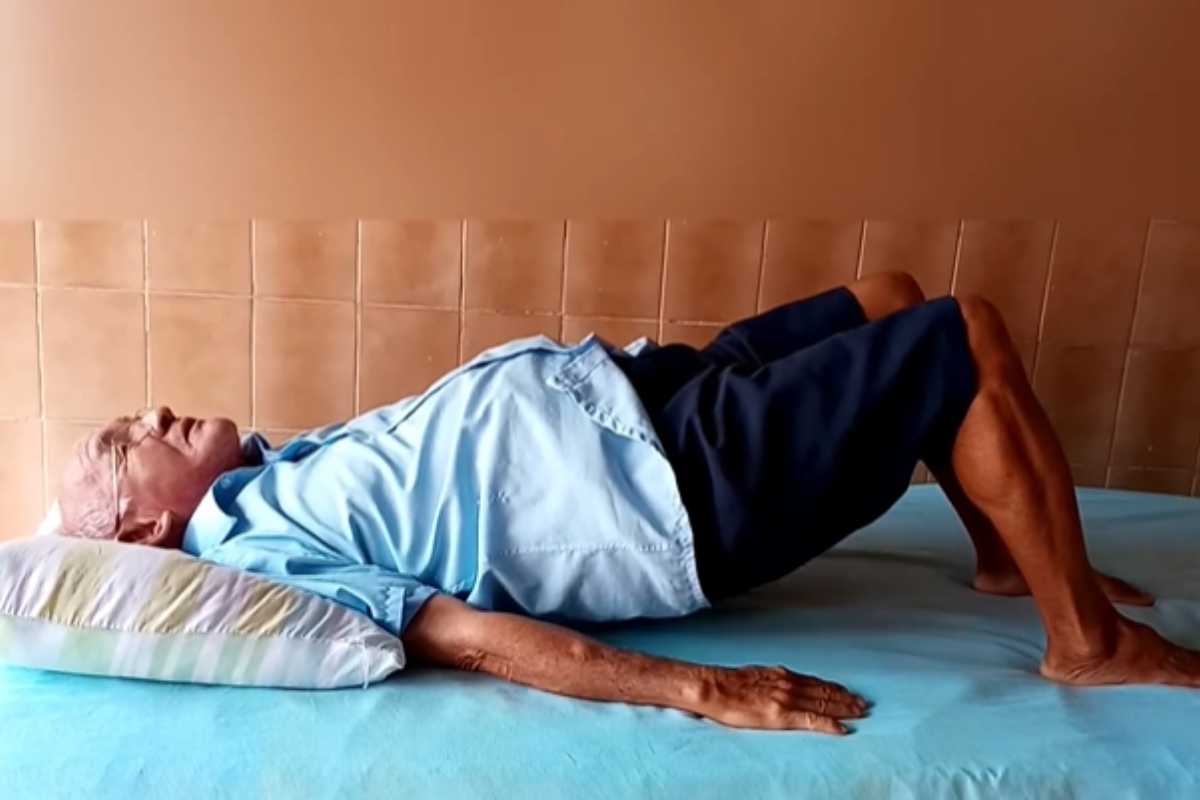 Conheça o teste da ponte que revela se sua força muscular após os 60 anos está acima de 90% das pessoas da mesma idade