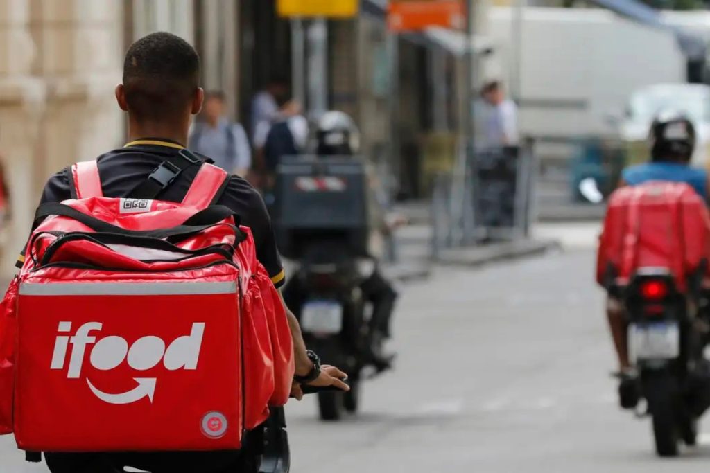 Qual a média do ganho de um entregador no iFood, Rappi e Zé Delivery? Veja os ganhos por hora em 2026