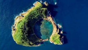 Uma das piscinas naturais mais bonitas do mundo reabre, mas com limite de 400 pessoas por dia