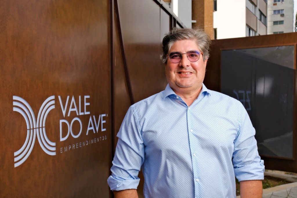 Empresário que fez fortuna no Brasil investe R$ 330 milhões em projeto de luxo em Portugal; veja trajetória e negócios.