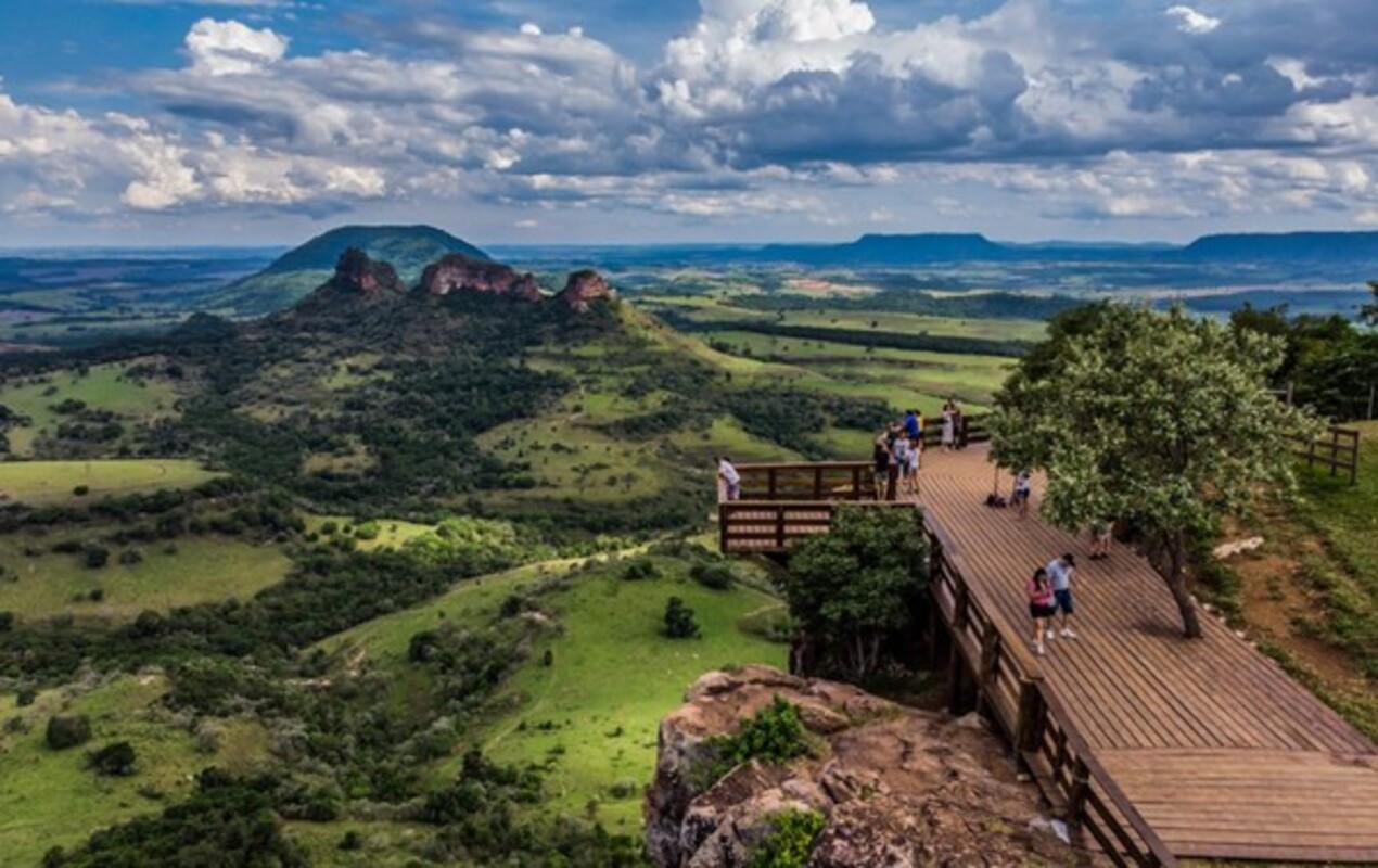 Cidades irmãs no significado: como Botucatu e Buenos Aires ganharam nomes que significam "bons ares"