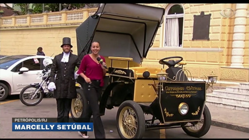 Fim da tração animal: cidades de Minas Gerais trocam charretes a cavalo por modelos elétricos