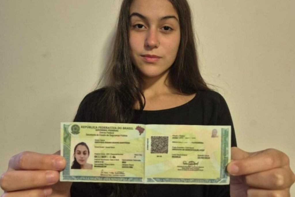 Veja como emitir a nova Carteira de Identidade Nacional (CIN), quem precisa atualizar e o passo a passo completo.