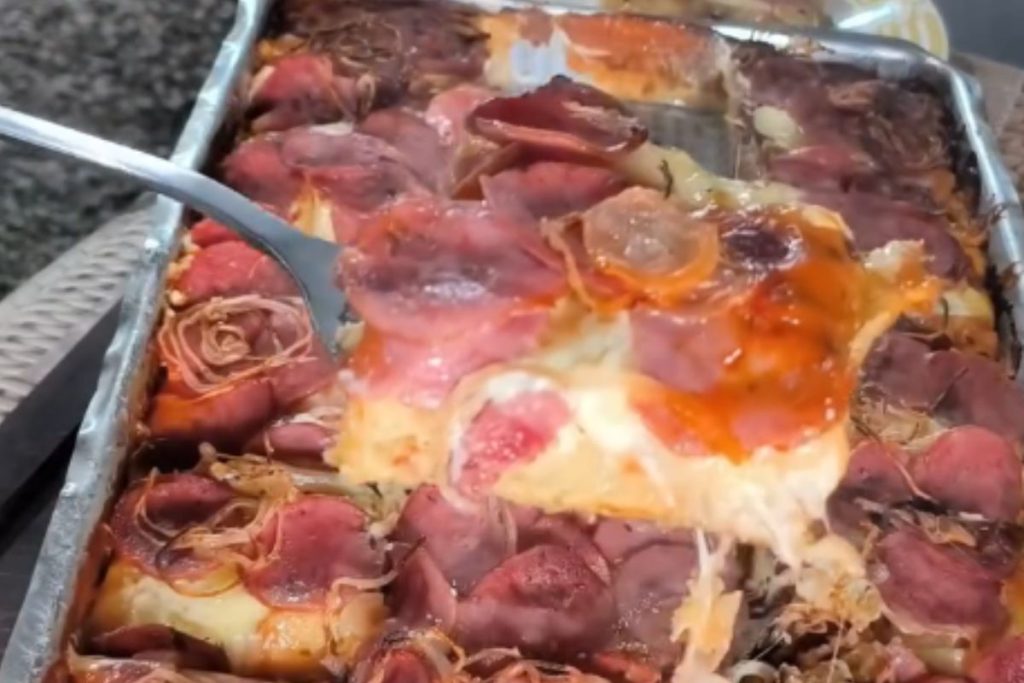 Aprenda a fazer torta salgada de pizza com receita fácil, rápida e feita à mão, com massa fofinha e recheio versátil.