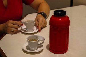 Café pela manhã pode proteger o coração e contribuir para a longevidade