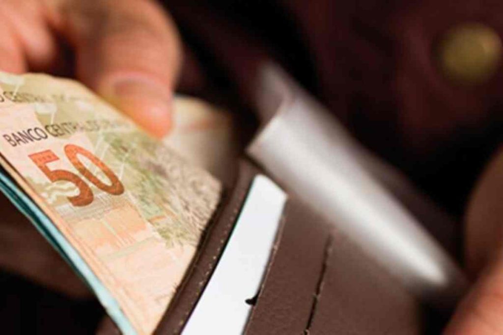 Advogada explica: pensão alimentícia pode ser cancelada se a mulher constituir nova família