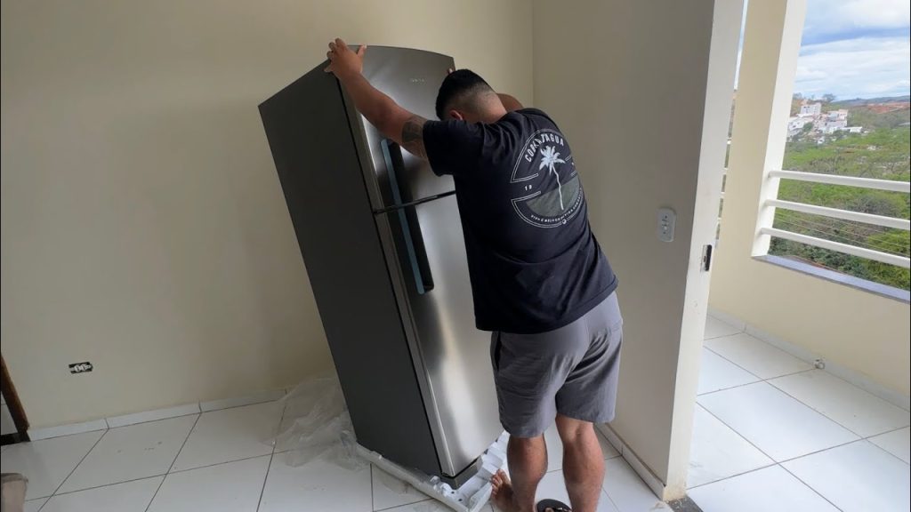 Adeus, geladeira velha: Brastemp e Consul retiram aparelho na sua casa e facilitam a troca por um novo