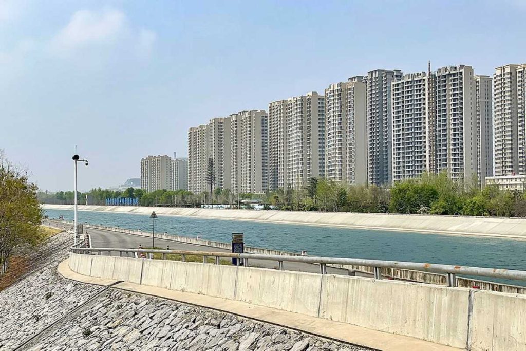 China constrói rio artificial de 2.700 km por R$ 500 bilhões para enfrentar seca e hoje garante 70% da água de Pequim