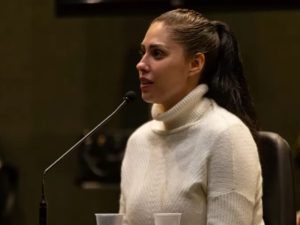 Monique, mãe de Henry Borel, se entrega à polícia após STF determinar prisão