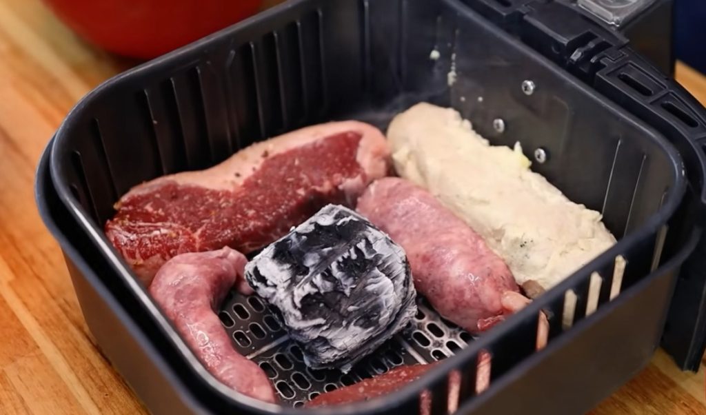 O churrasco na AirFryer ganha sabor de brasa com um método caseiro simples e eficiente