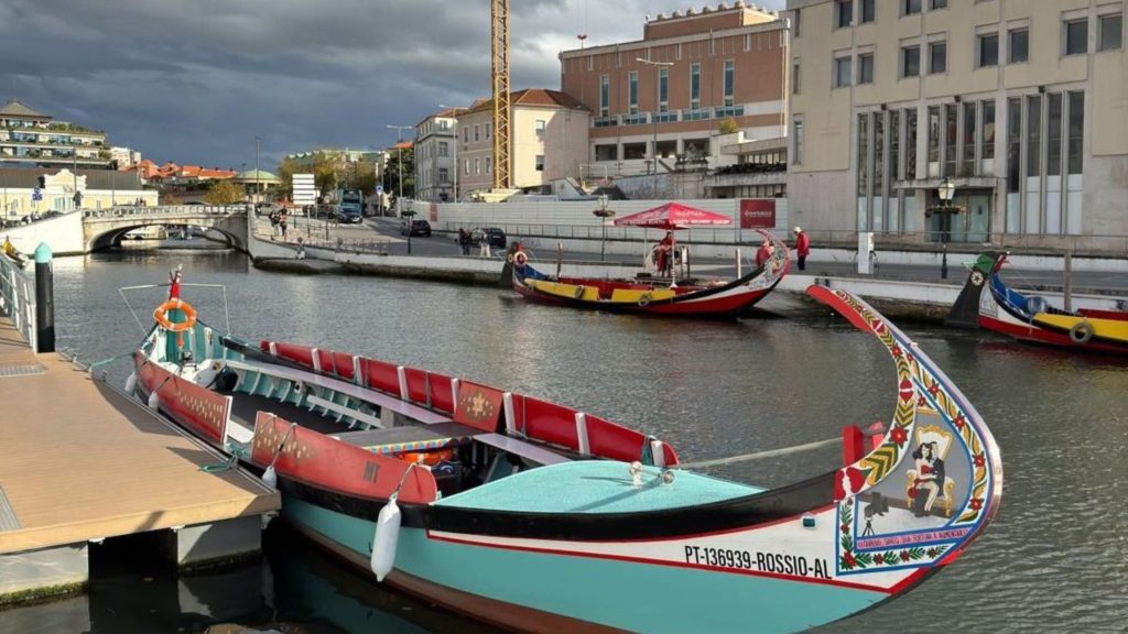 Cidade de Aveiro é conhecida como a "Veneza Portuguesa".