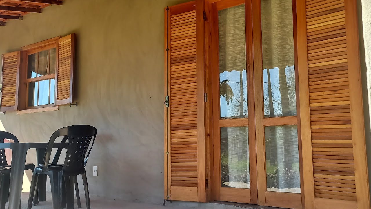 Adeus às cortinas nas janelas: nova tendência do exterior está ganhando as casas brasileiras