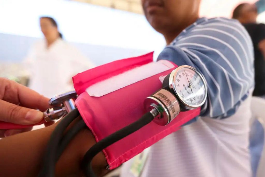 Mais de 9 mil mortes em Goiás acendem alerta para avanço silencioso da pressão alta
