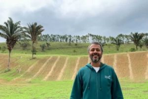 Aos 62 anos, ator da Globo vive em refúgio sustentável de 200 hectares e transformou local em reserva biológica protegida