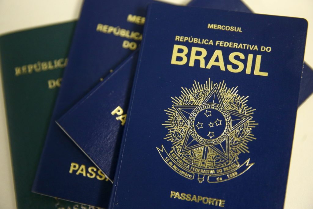 Países da Europa se unem e anunciam nova taxa obrigatória para turistas brasileiros