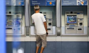 Entenda qual renda pode definir a classe média no Brasil em 2026 e veja por que estabilidade e patrimônio também influenciam.