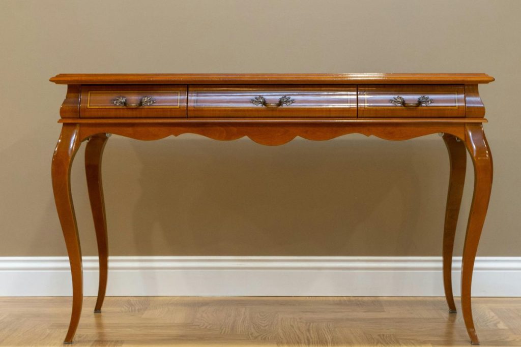 Adeus, móveis velhos