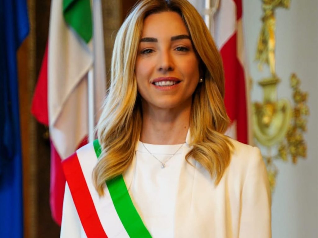 Prefeita pop de Gênova desponta como adversária de Meloni